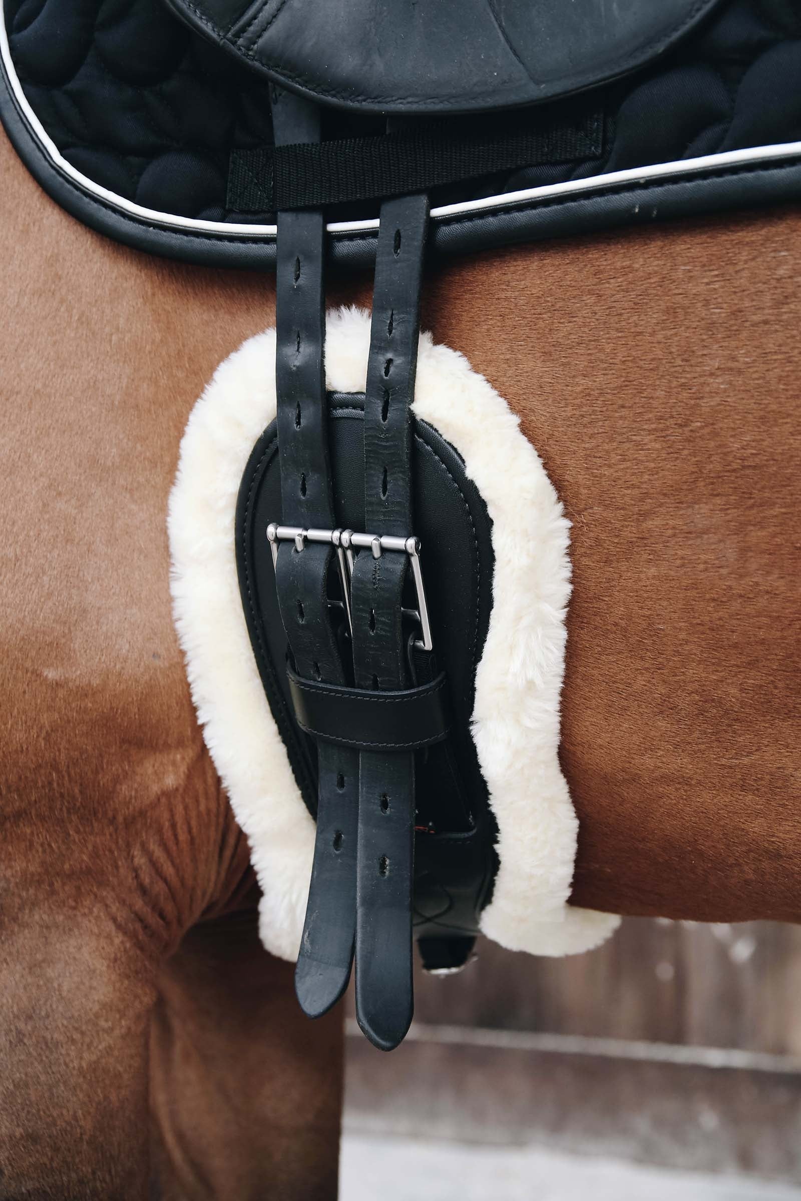 Kentucky Horsewear Sheepskin Anatomic Short Girth Cover Saddles, Girths & Stirrups