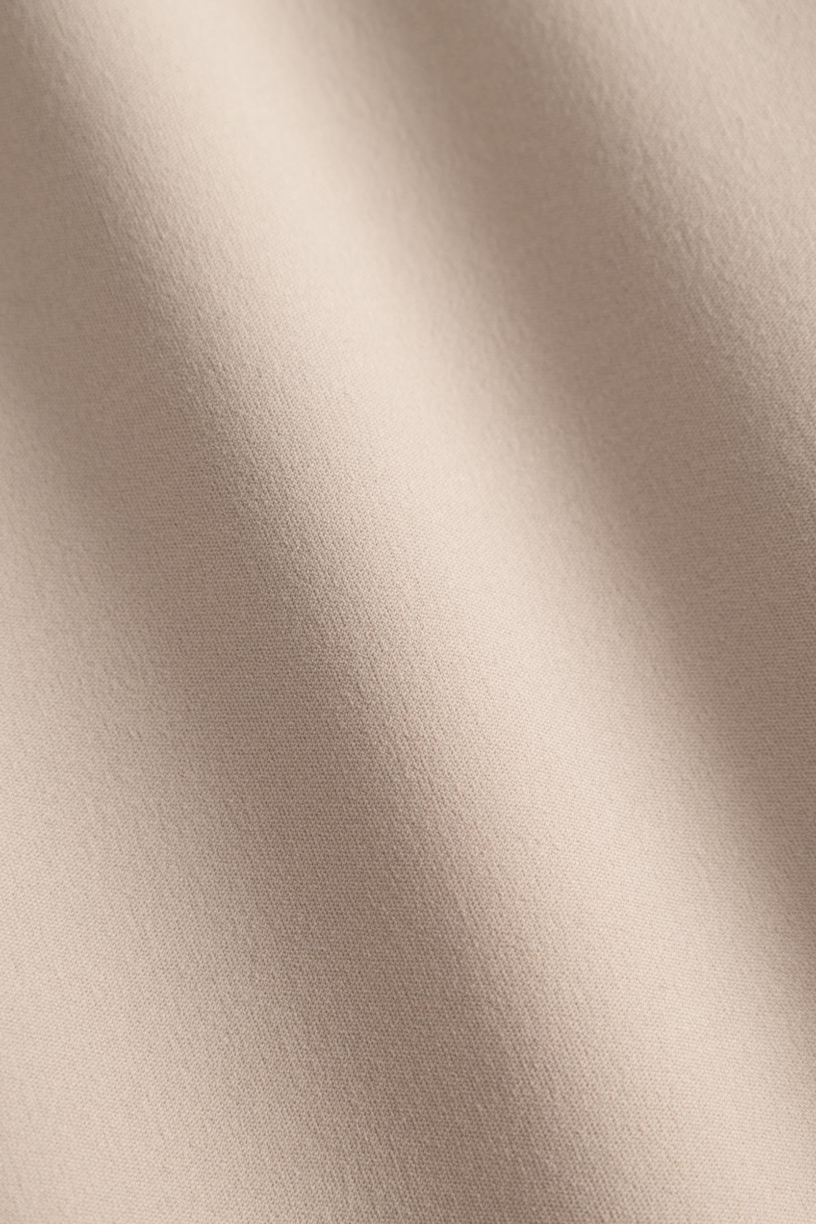 Pack shot 2