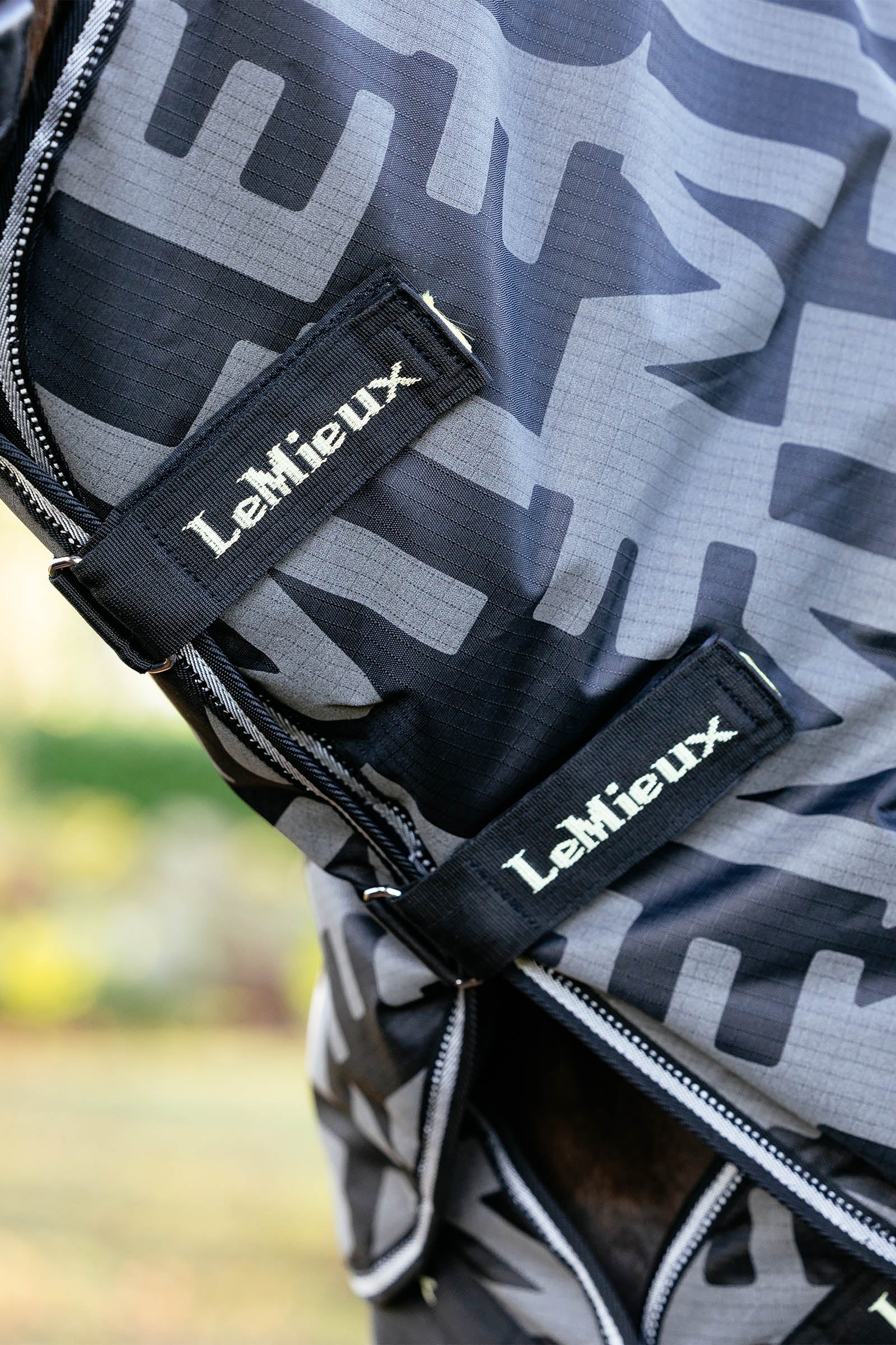 LeMieux Arika Reflective Turnout Rug With Detachable Neck, 0 g Horse Rugs