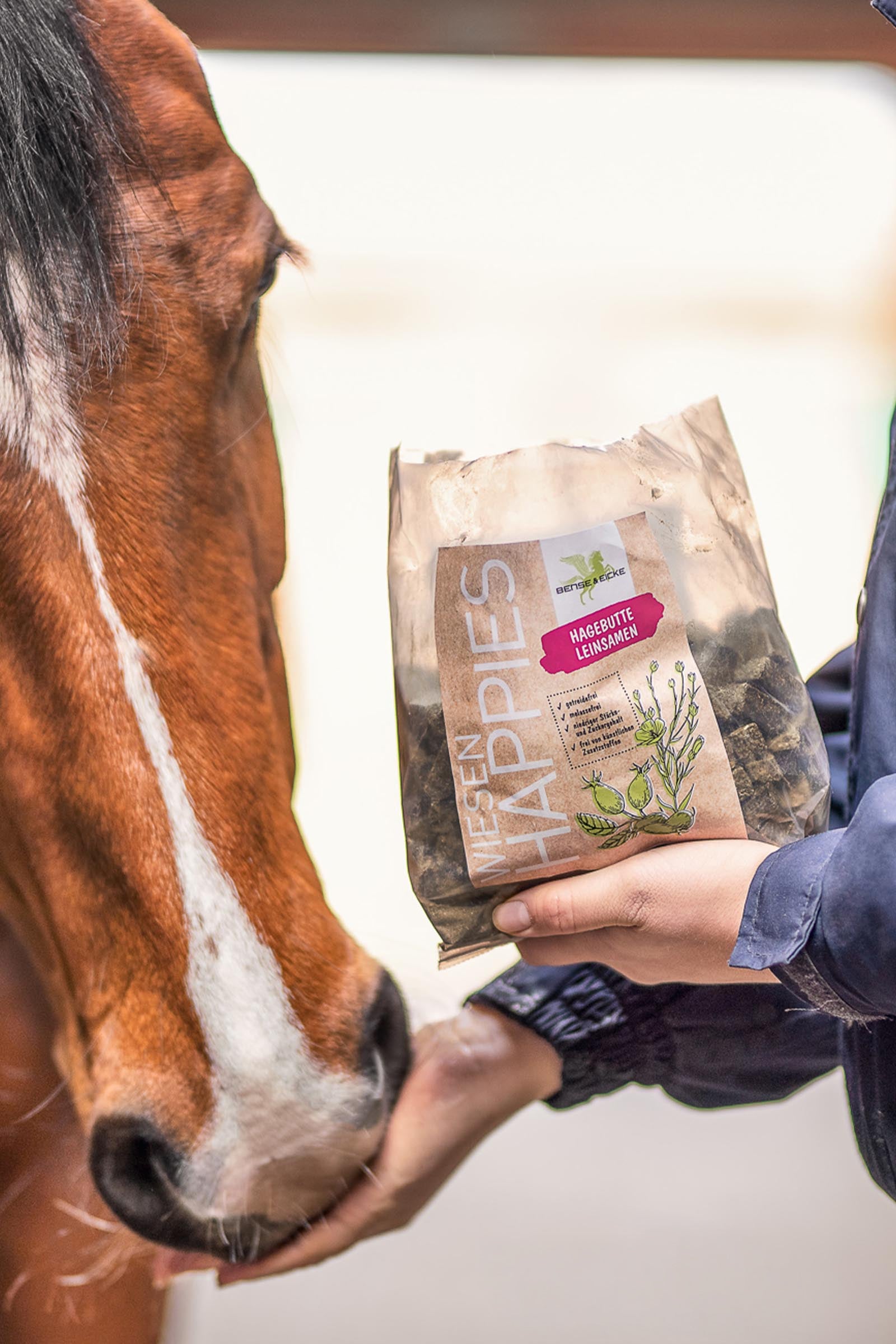 Bense & Eicke Meadows Happies Rosehip Flaxseed, 1kg Horse Feed & Nutrition