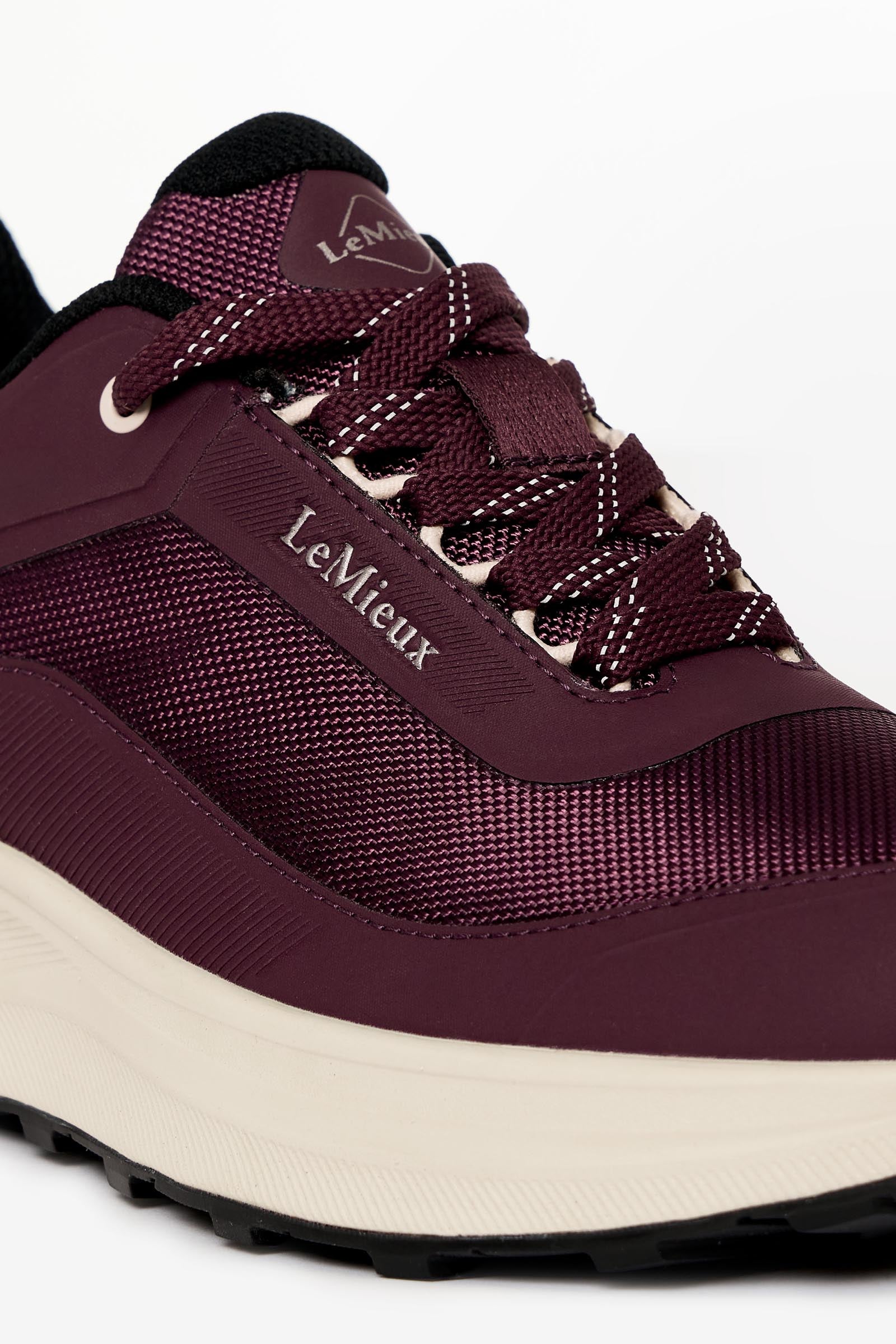 Pack shot 5