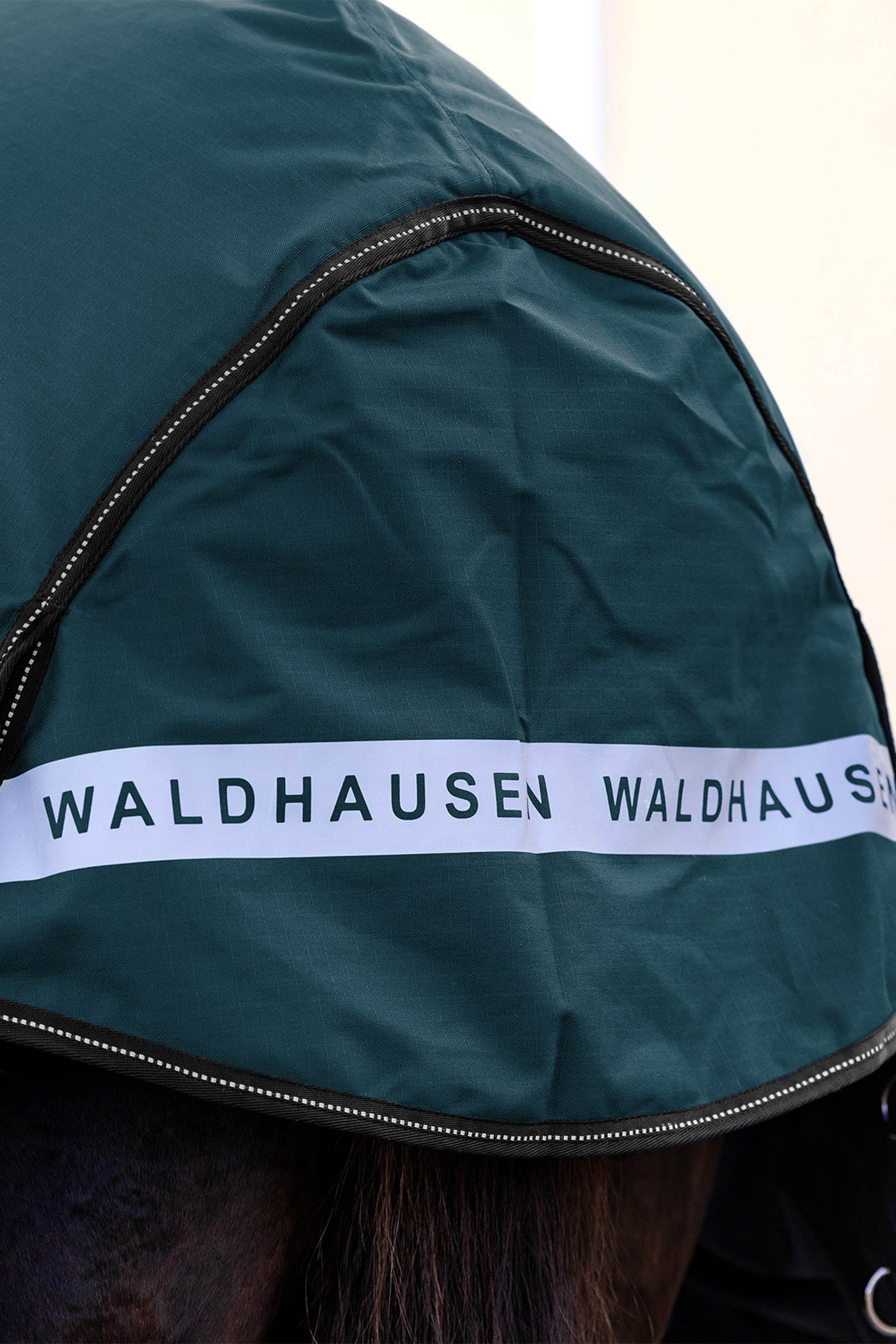 Waldhausen Arctic Outdoor Rug With High Neck, 100 g Horse Rugs