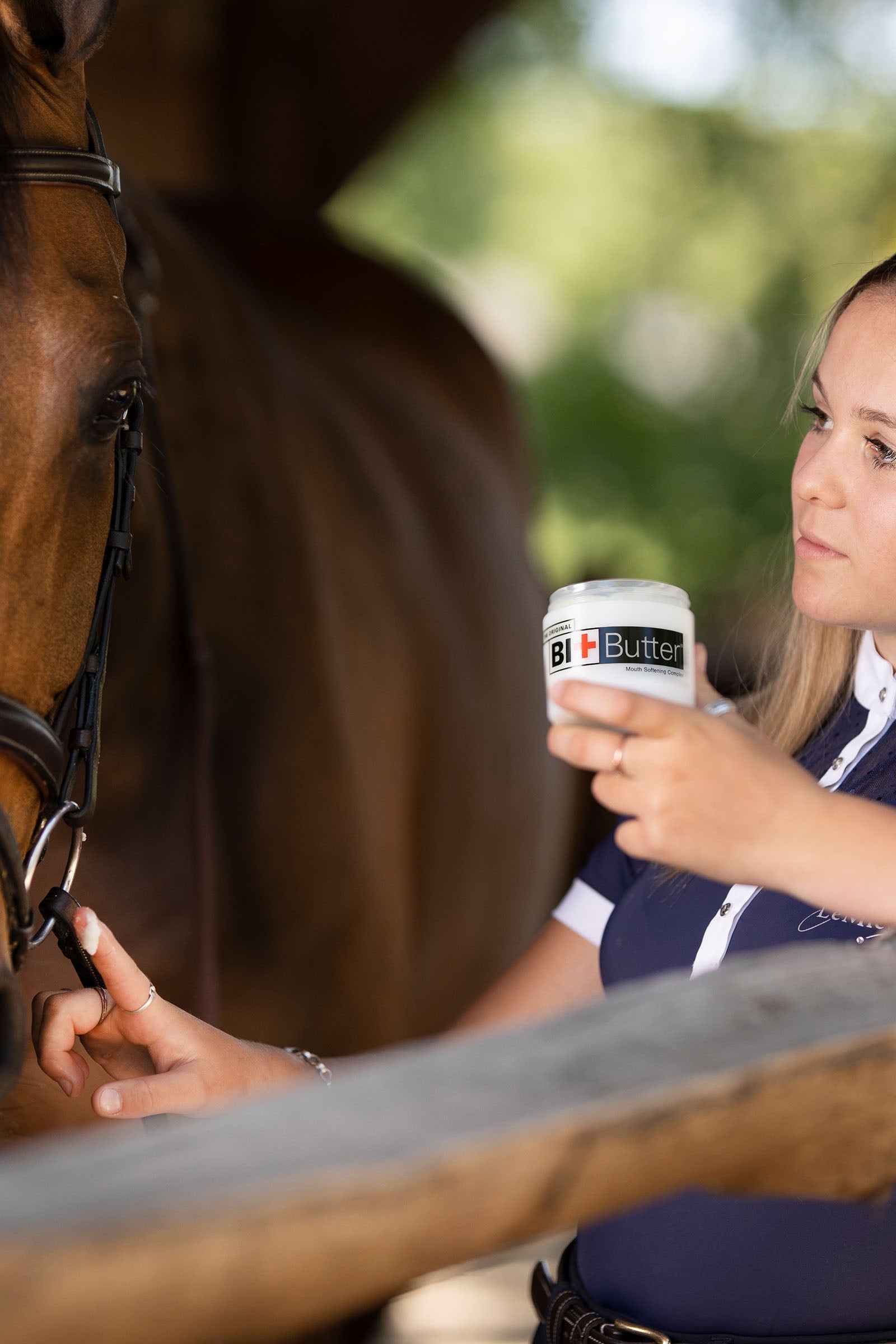 Own HZ items with no branding LeMieux The Original Bit Butter complejo suavizante para la boca 113g Filetes y Bocados