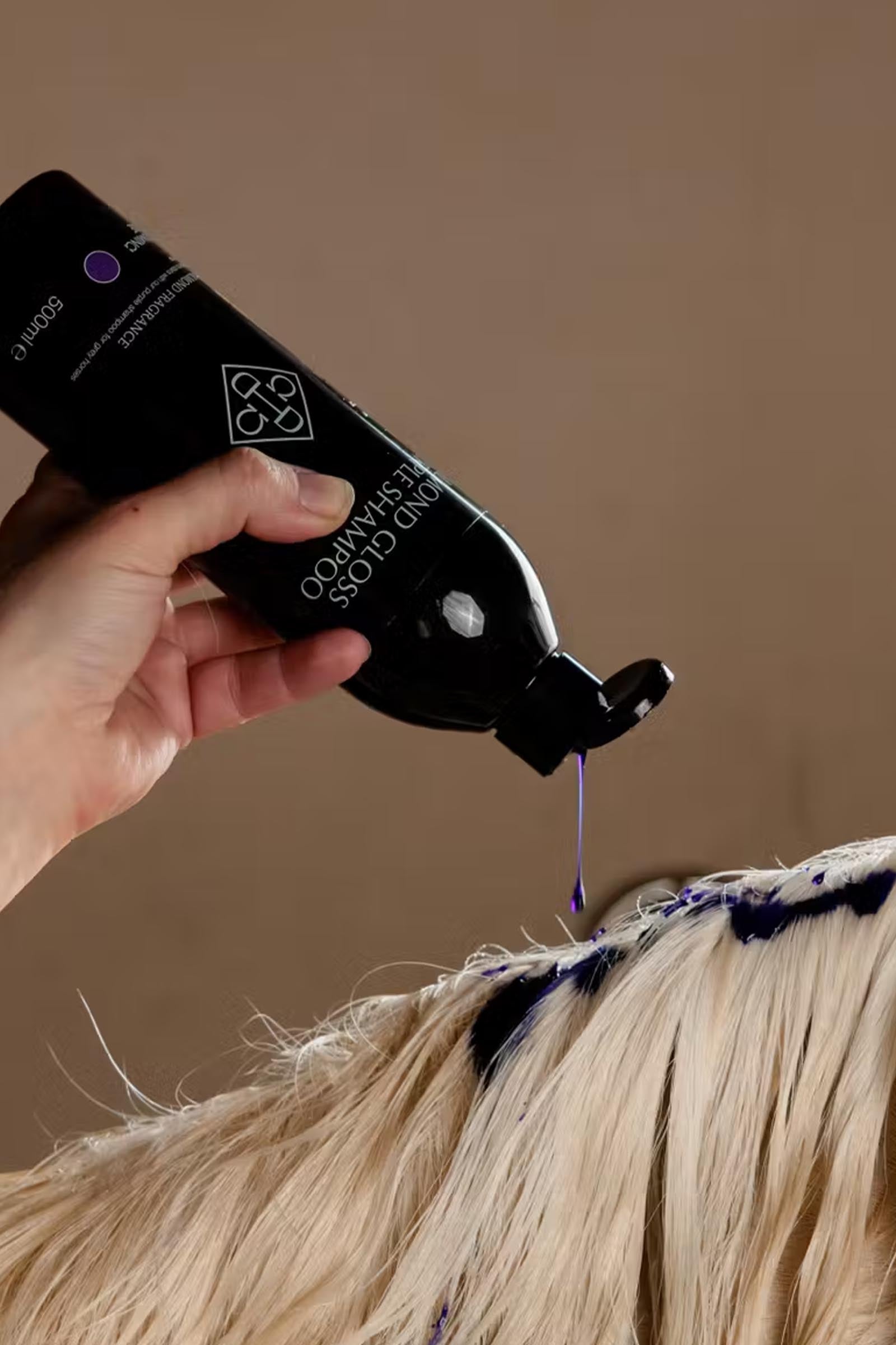 Grooming Deluxe Almond Gloss Purple Shampoo, 500 ml Horse Health Care