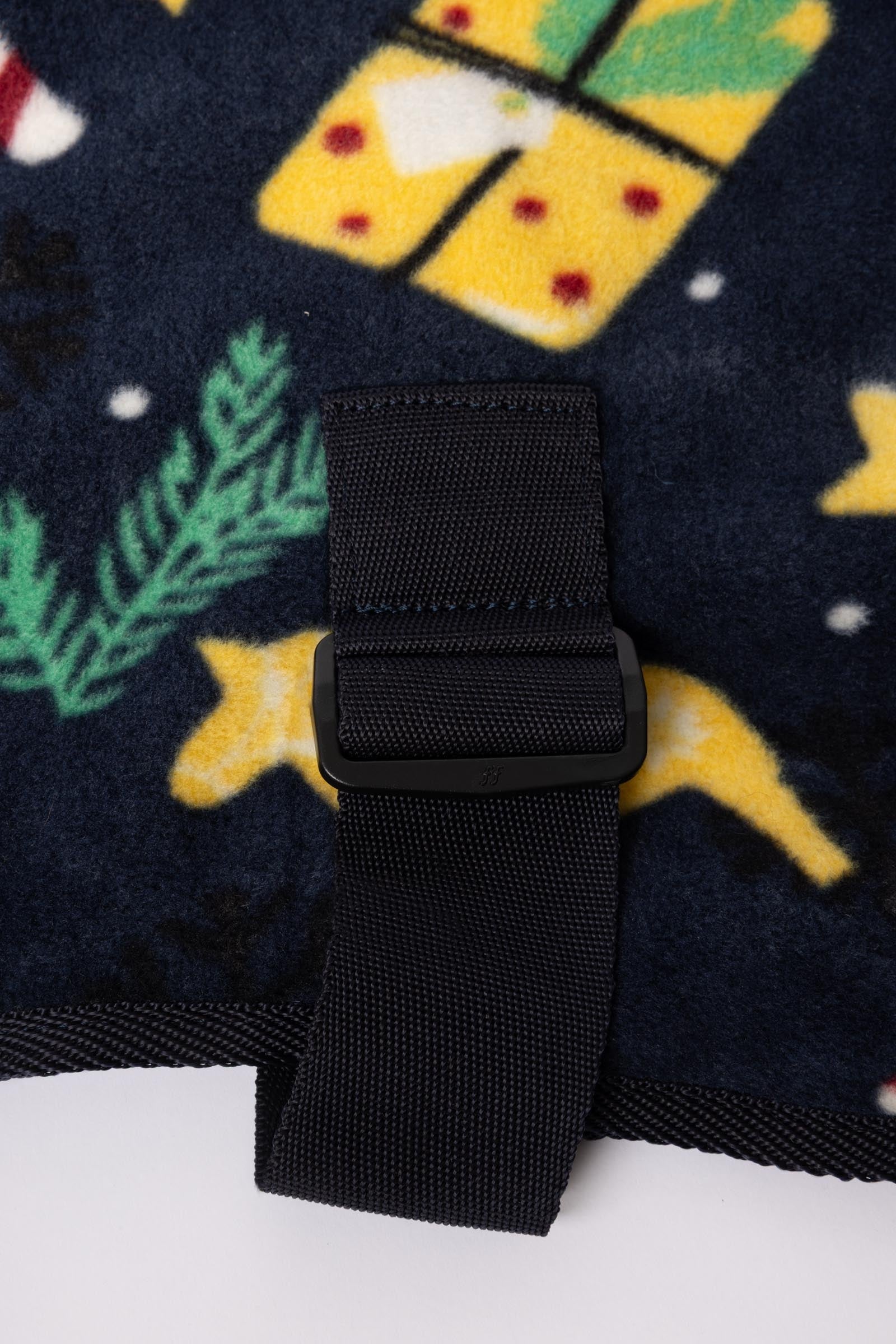 Pack shot 4