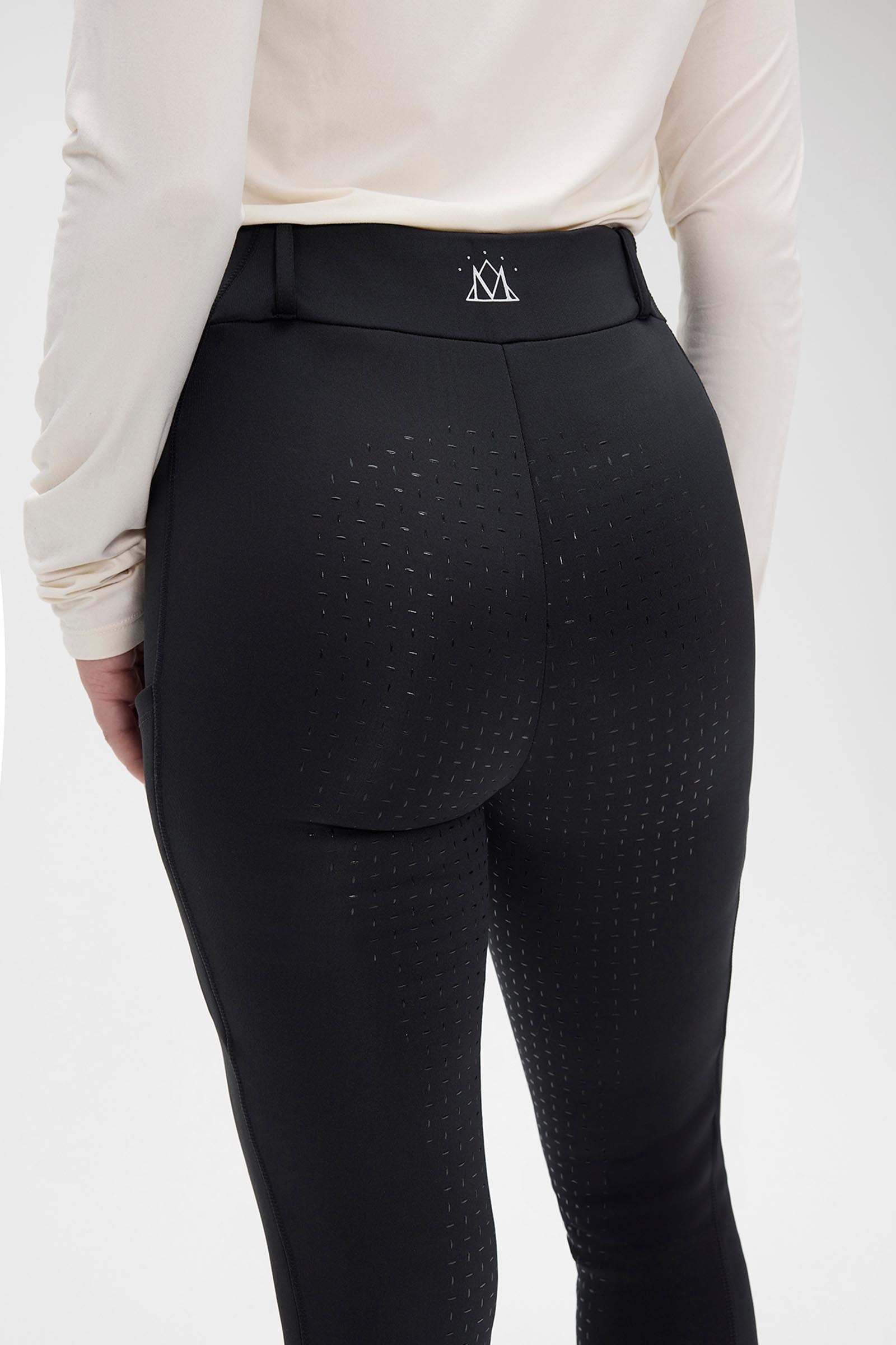 Model shot 1