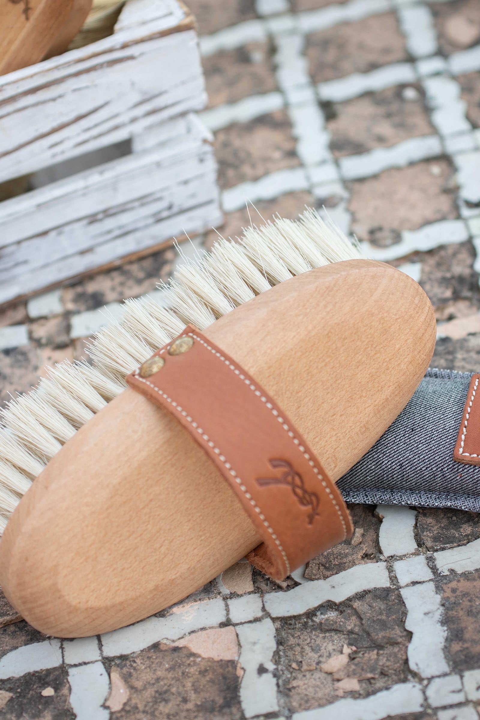PENELOPE Soft Brush, Small Horse Grooming Tools
